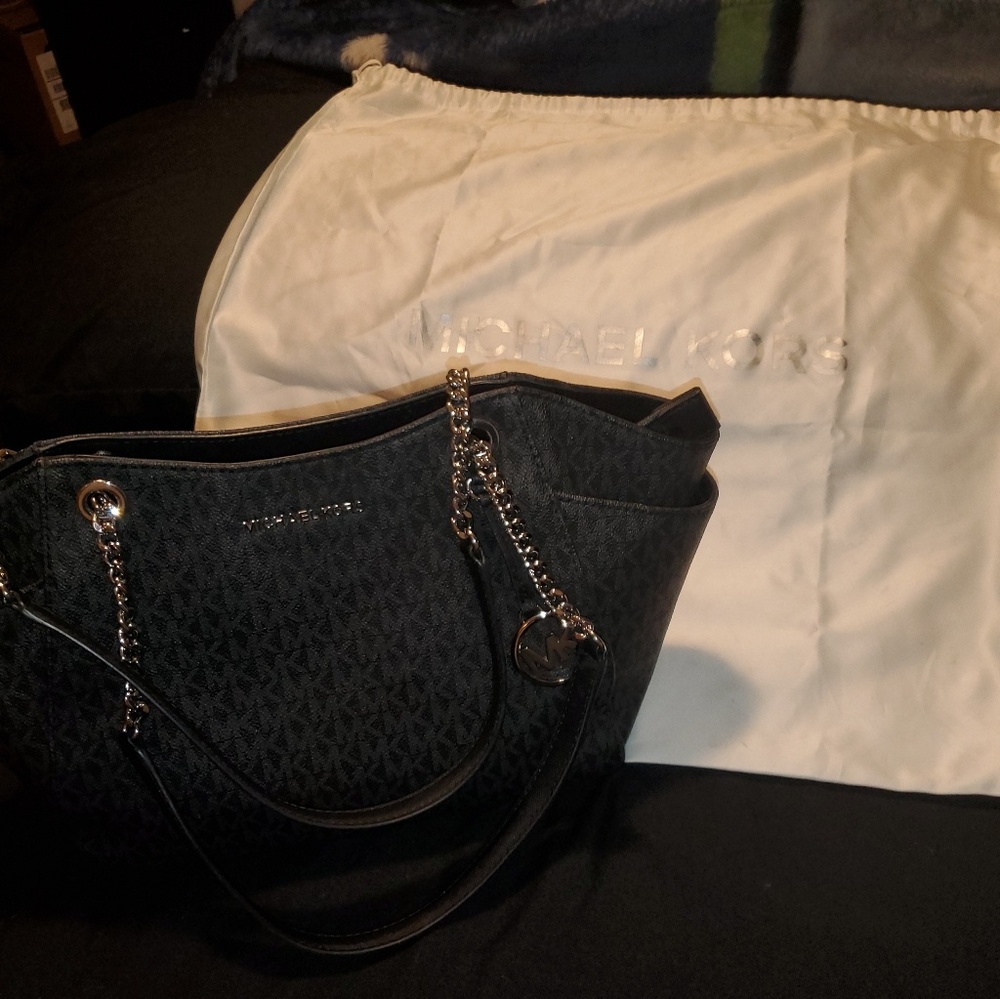 Micheal Kors  Purse